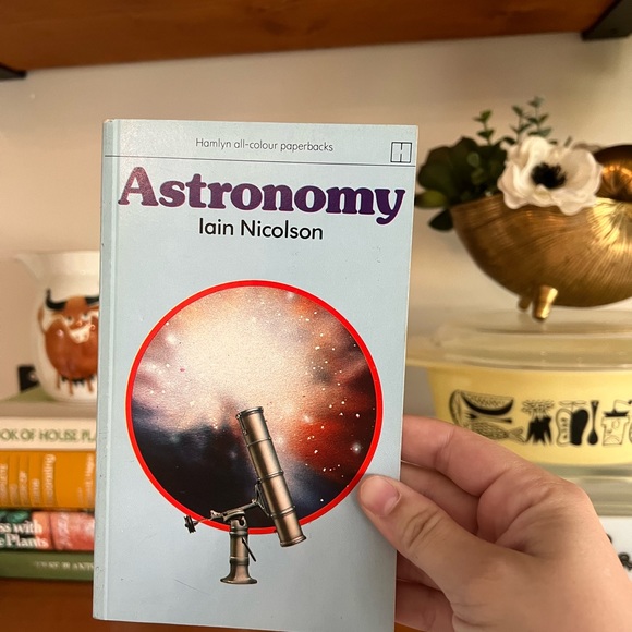 Vintage Astronomy Book 1970s - Picture 2 of 7